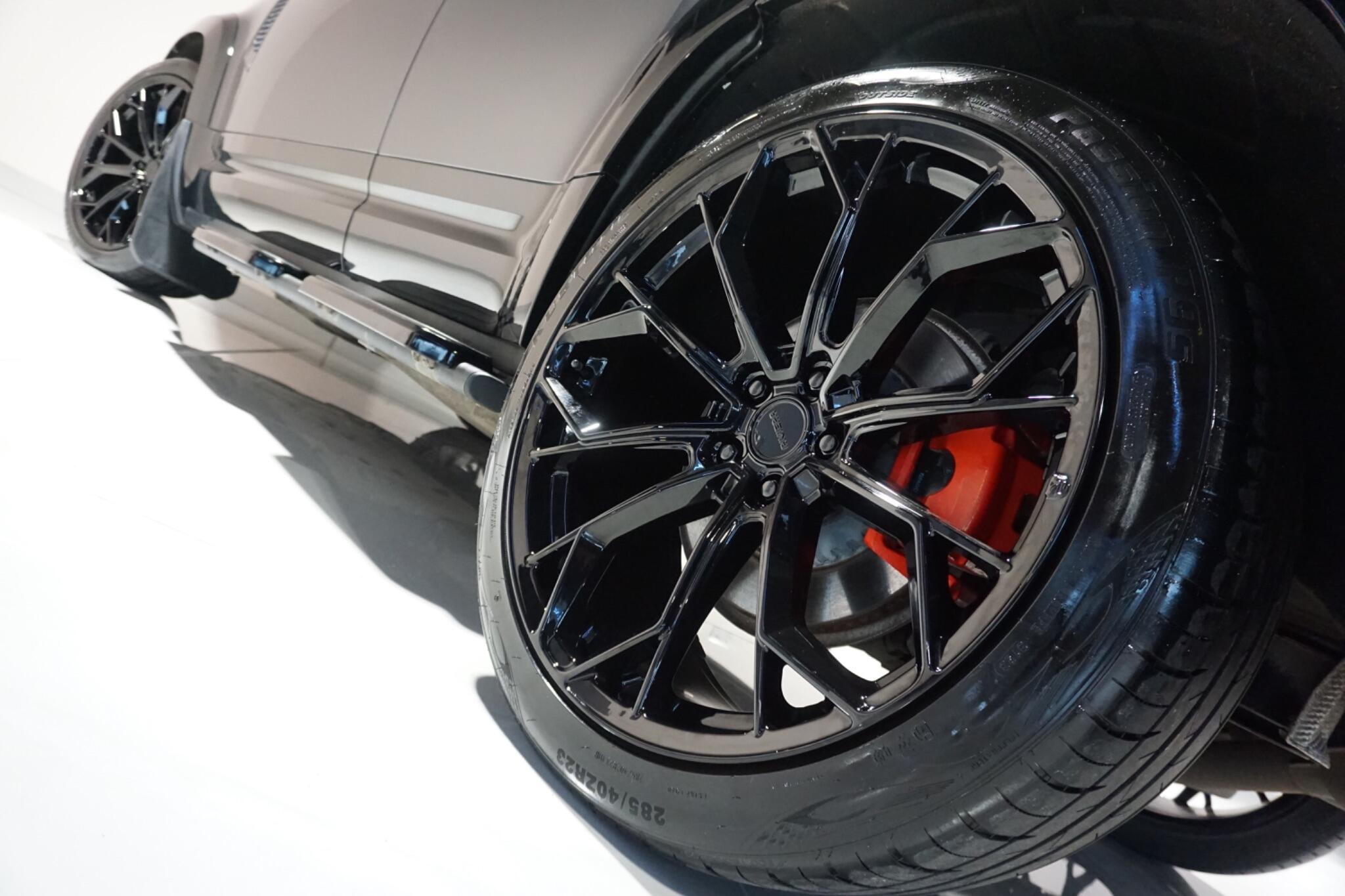 Land Rover Defender 110 3.0 D300 MHEV X-Dynamic HSE SUV 5dr Diesel Auto 4WD Euro 6 (s/s) (300 ps)